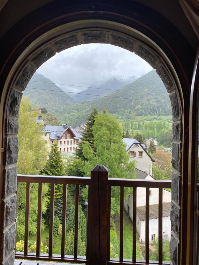 Hotel Bocale Sallent De Gallego Exterior photo